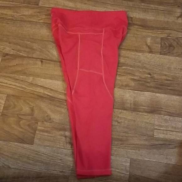 ZYIA Vibrant Red/burnt Orange Capris - Picture 4 of 7